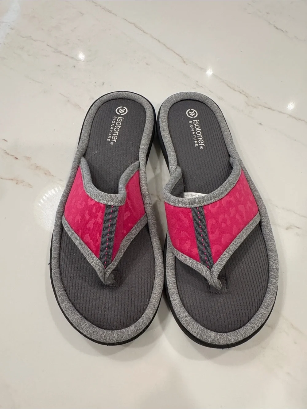 Isotopes Signature Memory Foam Flip Flop Thong Sandal Women’s 7.5-8 Pink Leopard